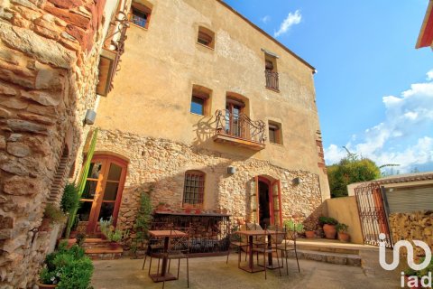 House for sale in Els Guiamets, Tarragona, Spain 10 bedrooms, 626 sq.m. No. 153822 - photo 2