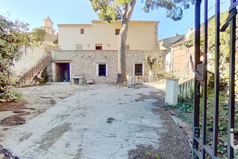 Hus till salu i Valls, Tarragona, Spanien 4 sovrum, 419 kvm. Nr. 153826 - foto 2