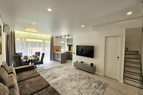 Bungalow en Torrevieja, Alicante, España 2 dormitorios, 105 m2 No. 190475