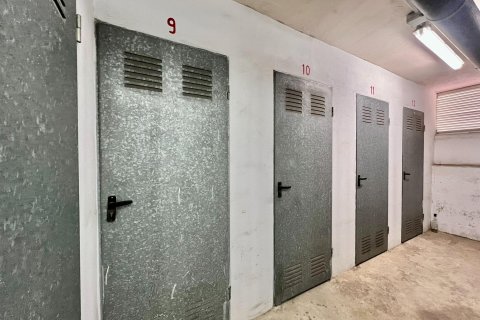 Varasto myytävänä Torrevieja, Alicante, Espanja , 3 m2 No. 190479 - kuva 2
