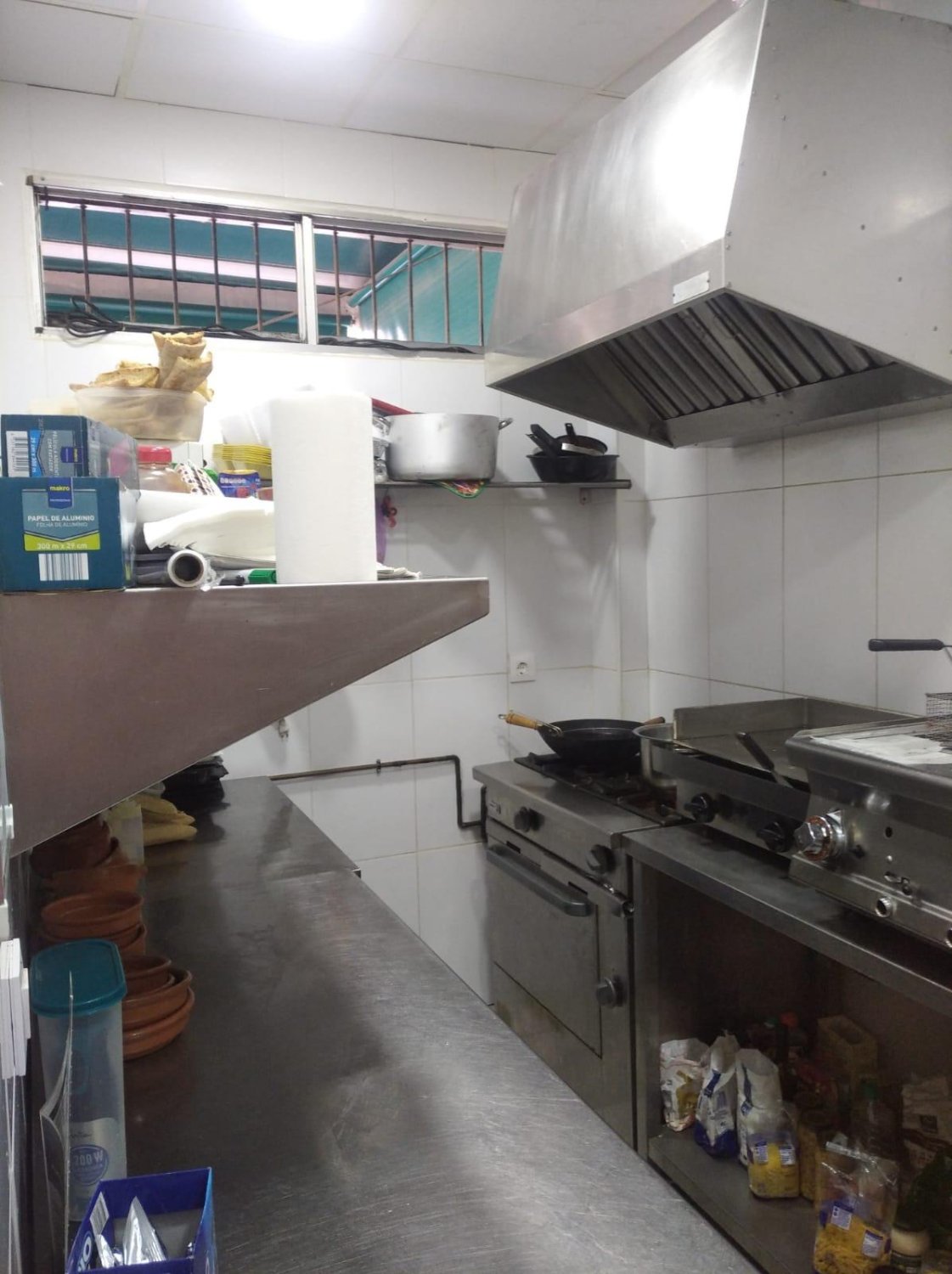 Propiedad comercial en Alicante, España 75 m2 No. 182834