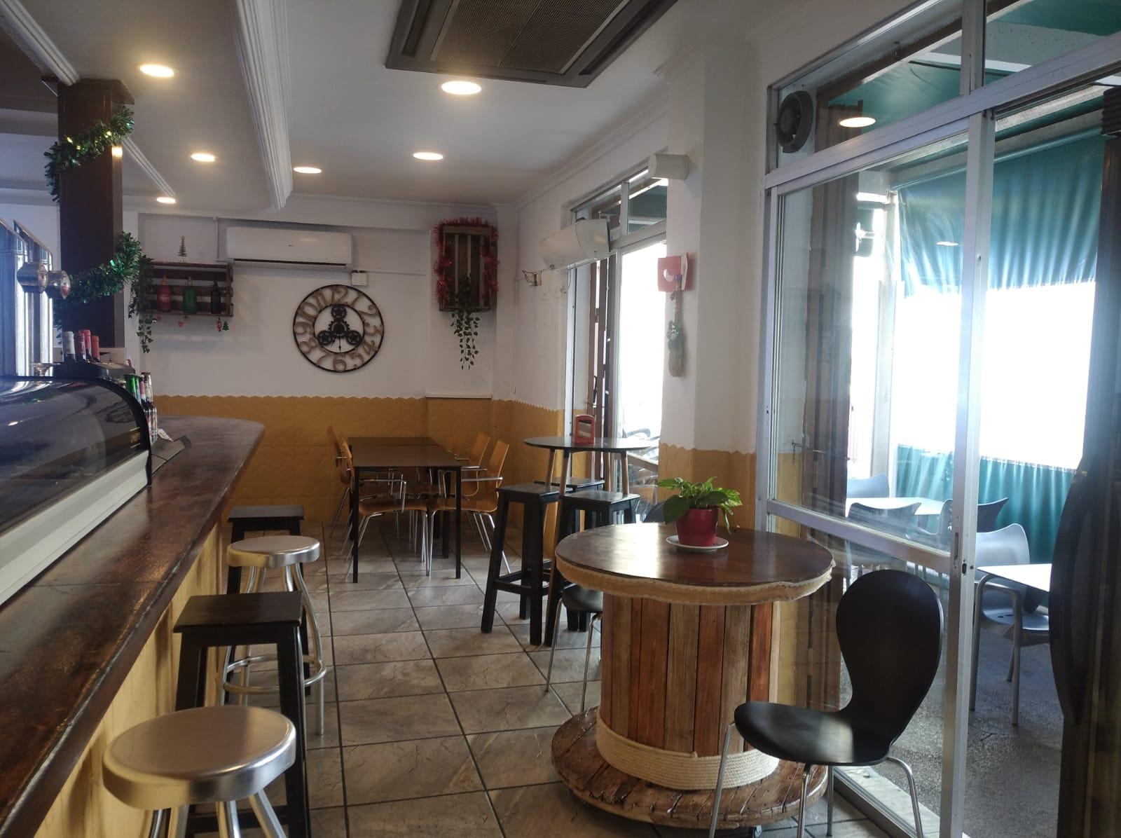 Propiedad comercial en Alicante, España 75 m2 No. 182834