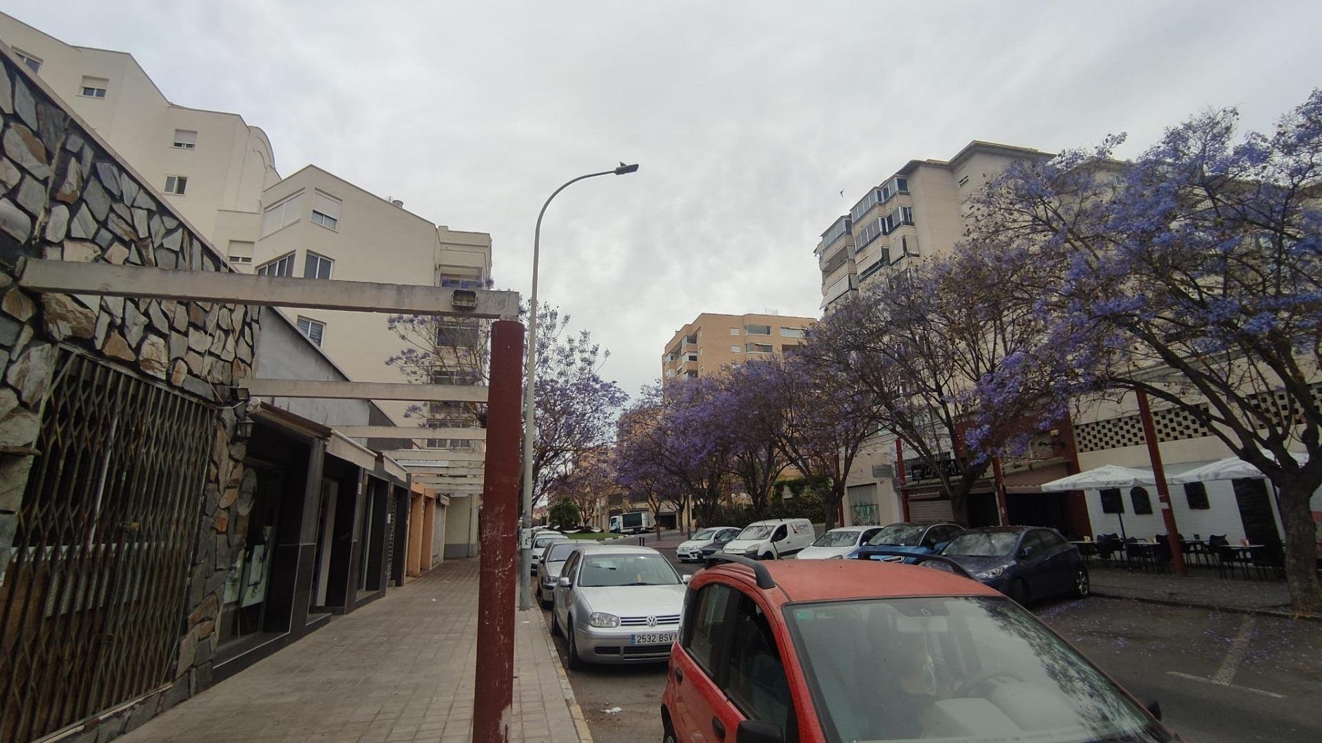 Propiedad comercial en Alicante, España 75 m2 No. 182834