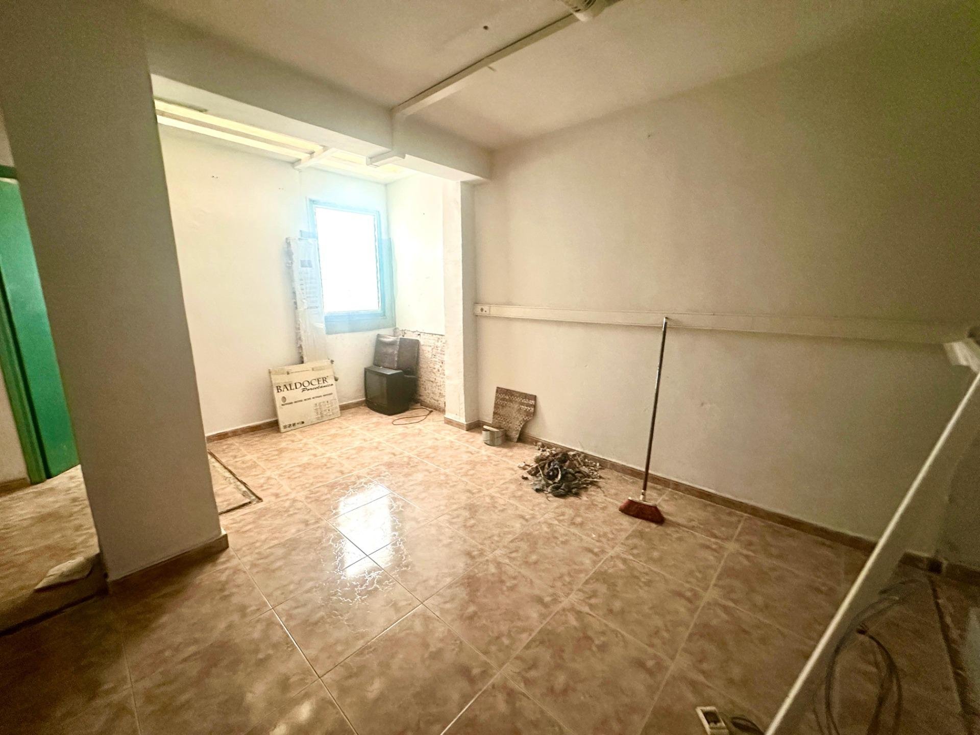 Office à Alicante, Espagne 110 m2 No. 182837