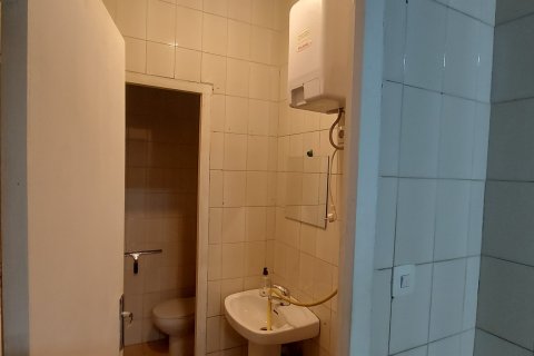 Продажа коммерческой недвижимости в Леон, Испания 5 спален, 81м2 №188452 - фото 3