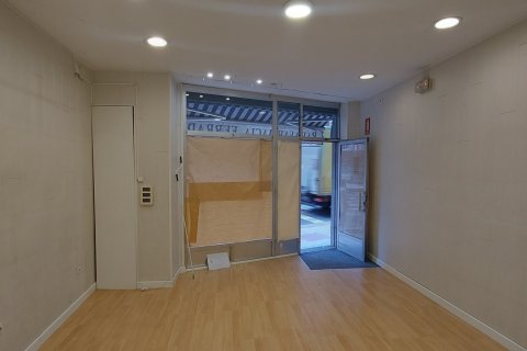 Продажа коммерческой недвижимости в Леон, Испания 5 спален, 81м2 №188452 - фото 2