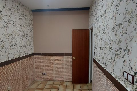 Продажа коммерческой недвижимости в Леон, Испания 5 спален, 81м2 №188452 - фото 6