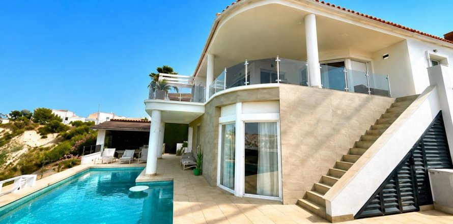 Вилла в Сьюдад Кесада, Аликанте, Испания 4 спальни, 280м2 №190387