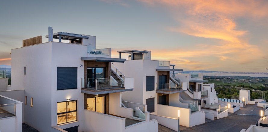 Bungalo San Miguel de Salinas, Alicante, Spānijā 3 istabas, 169 m2 Nr. 136582