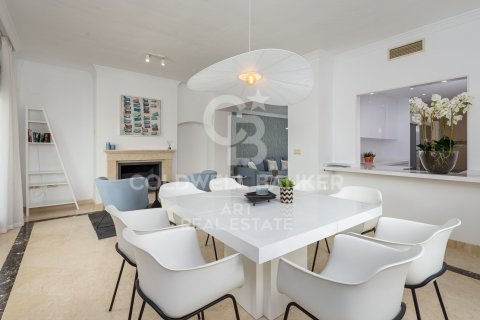 Villa en venta en Estepona, Málaga, España 3 dormitorios, 170 m2 No. 157273 - foto 5