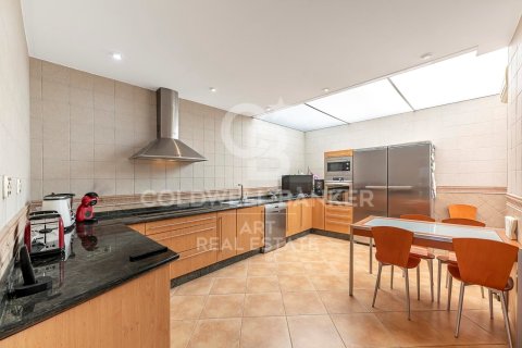 Villa for sale in Malaga, Spain 5 bedrooms, 271 sq.m. No. 157482 - photo 8