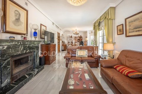 Villa for sale in Malaga, Spain 5 bedrooms, 271 sq.m. No. 157482 - photo 3