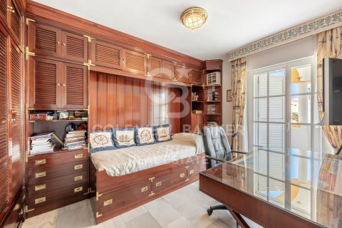 Villa for sale in Malaga, Spain 5 bedrooms, 271 sq.m. No. 157482 - photo 11