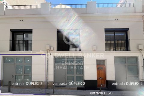 Duplex in vendita a Barcelona, Spagna 3 camere da letto, 107 mq. N° 158695 - foto 9