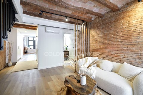 Продажа дуплекса в Барселона, Испания 2 спальни, 96м2 №158696 - фото 3