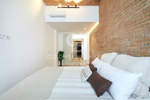 Продажа дуплекса в Барселона, Испания 2 спальни, 96м2 №158696 - фото 16