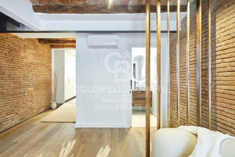 Продажа дуплекса в Барселона, Испания 2 спальни, 96м2 №158696 - фото 2