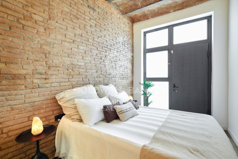 Продажа дуплекса в Барселона, Испания 2 спальни, 96м2 №158696 - фото 14
