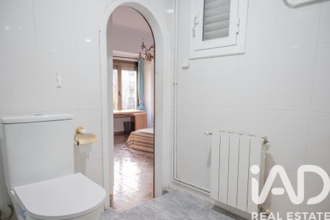 Apartament w Barcelona, Hiszpania 4 sypialnie, 118 mkw. nr 152592 – zdjęcie 26