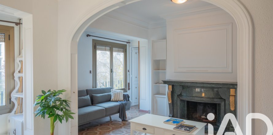 Apartament w Barcelona, Hiszpania 4 sypialnie, 118 mkw. nr 152592