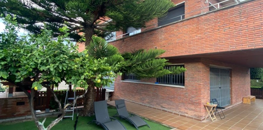 Māja Terrassa, Barcelona, Spānijā 501 m2 Nr. 152593