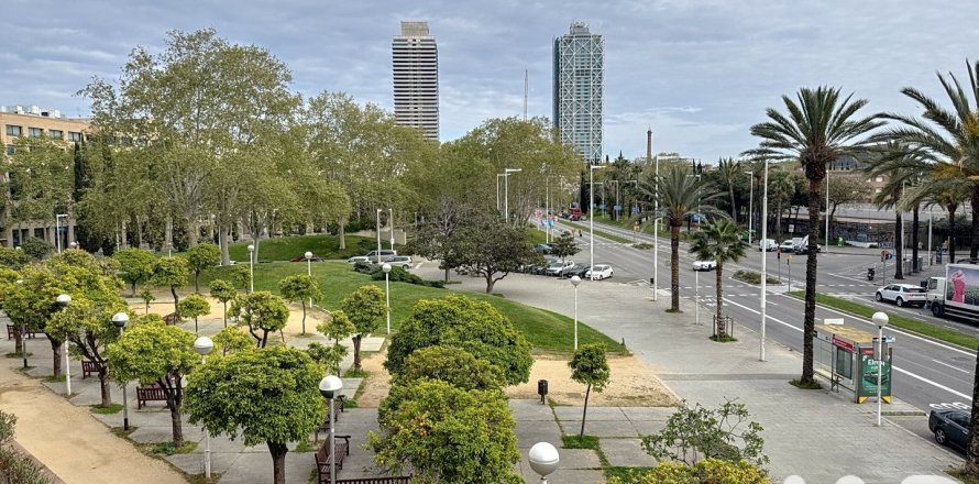 Dzīvoklis Barcelona, Spānijā 3 istabas, 135 m2 Nr. 152589