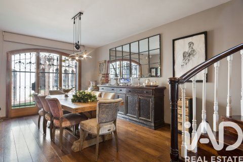 Сasa en venta en Castellar del Vallès, Barcelona, España 11 dormitorios, 1790 m2 No. 152590 - foto 30