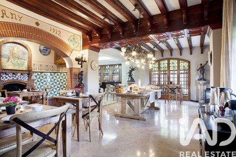 Сasa en venta en Castellar del Vallès, Barcelona, España 11 dormitorios, 1790 m2 No. 152590 - foto 27