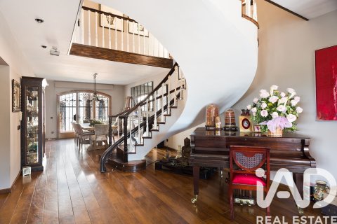 Сasa en venta en Castellar del Vallès, Barcelona, España 11 dormitorios, 1790 m2 No. 152590 - foto 29