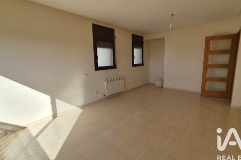 Talo myytävänä Banyeres Del Penedes, Tarragona, Espanja, 4 makuuhuonetta, 205 m2 No. 152484 - kuva 5