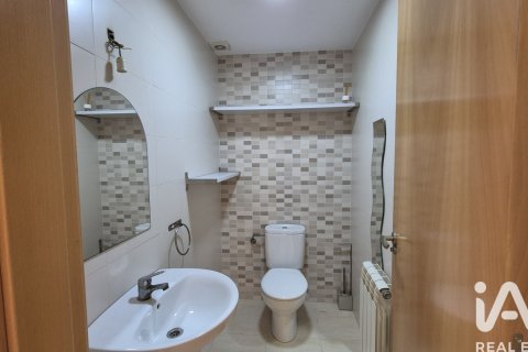 Talo myytävänä Banyeres Del Penedes, Tarragona, Espanja, 4 makuuhuonetta, 205 m2 No. 152484 - kuva 22