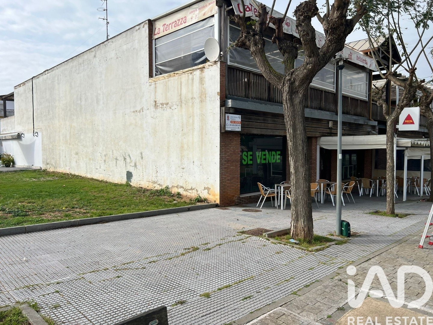 Commercial property à La Redondela, Huelva, Espagne 99 m2 No. 184986