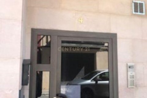 Autotallit myytävänä Manlleu, Barcelona, Espanja , 30 m2 No. 186589 - kuva 6