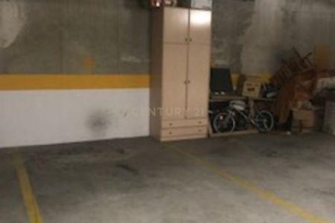 Autotallit myytävänä Manlleu, Barcelona, Espanja , 30 m2 No. 186589 - kuva 4