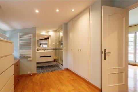 Huoneisto myytävänä Gava, Barcelona, Espanja, 5 makuuhuonetta, 292 m2 No. 192061 - kuva 17
