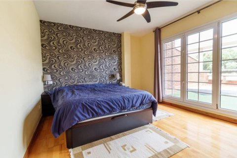 Huoneisto myytävänä Gava, Barcelona, Espanja, 5 makuuhuonetta, 292 m2 No. 192061 - kuva 21
