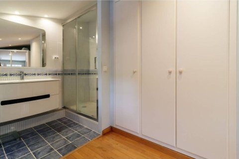 Huoneisto myytävänä Gava, Barcelona, Espanja, 5 makuuhuonetta, 292 m2 No. 192061 - kuva 20