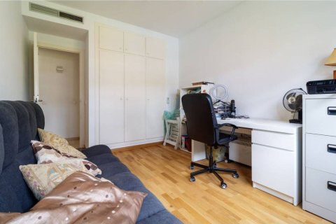 Huoneisto myytävänä Gava, Barcelona, Espanja, 5 makuuhuonetta, 292 m2 No. 192061 - kuva 28