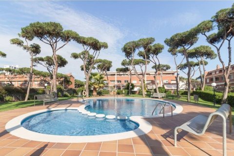 Huoneisto Gava, Barcelona, Espanja 5 makuuhuonetta, 292 m2 No. 192061