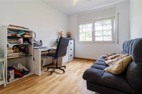 Huoneisto myytävänä Gava, Barcelona, Espanja, 5 makuuhuonetta, 292 m2 No. 192061 - kuva 27
