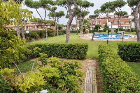 Huoneisto myytävänä Gava, Barcelona, Espanja, 5 makuuhuonetta, 292 m2 No. 192061 - kuva 3