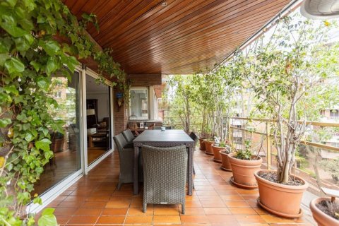 Huoneisto myytävänä Barcelona, Espanja, 5 makuuhuonetta, 273 m2 No. 192059 - kuva 11