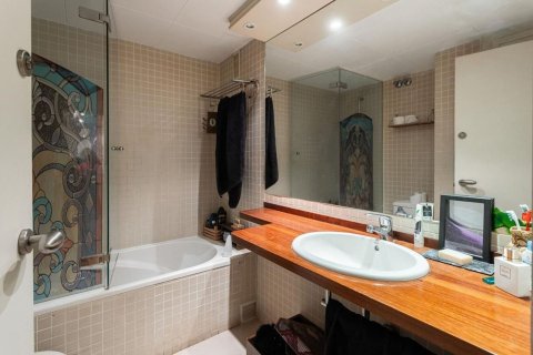 Huoneisto myytävänä Barcelona, Espanja, 5 makuuhuonetta, 273 m2 No. 192059 - kuva 23
