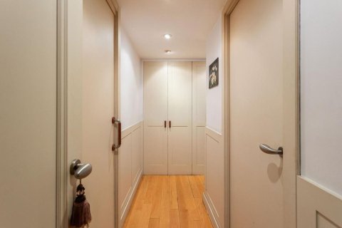 Huoneisto myytävänä Barcelona, Espanja, 5 makuuhuonetta, 273 m2 No. 192059 - kuva 30