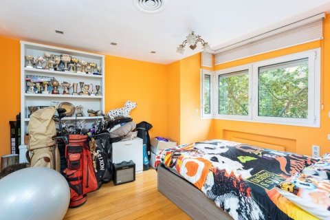 Huoneisto myytävänä Barcelona, Espanja, 5 makuuhuonetta, 273 m2 No. 192059 - kuva 26