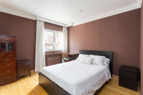 Huoneisto myytävänä Barcelona, Espanja, 5 makuuhuonetta, 273 m2 No. 192059 - kuva 22