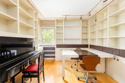 Huoneisto myytävänä Barcelona, Espanja, 5 makuuhuonetta, 273 m2 No. 192059 - kuva 21