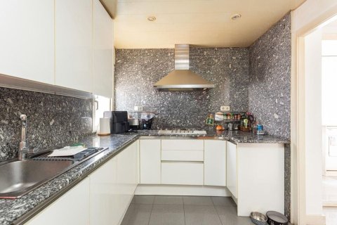 Huoneisto myytävänä Barcelona, Espanja, 5 makuuhuonetta, 273 m2 No. 192059 - kuva 13