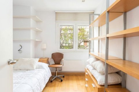 Huoneisto myytävänä Barcelona, Espanja, 5 makuuhuonetta, 273 m2 No. 192059 - kuva 28