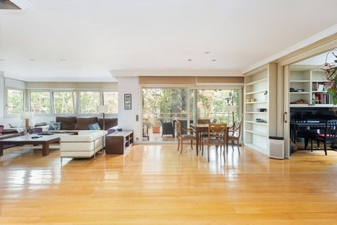 Huoneisto Barcelona, Espanja 5 makuuhuonetta, 273 m2 No. 192059
